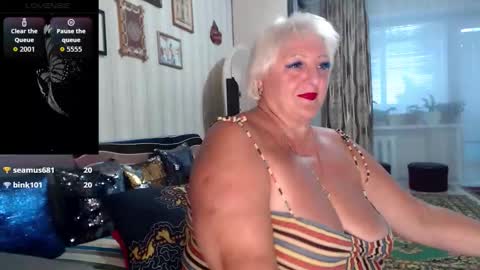 Snapshot of jane_beech chatting on 10/07/25, 02:14 JaneBeech online show from 10/07/25, 02:14