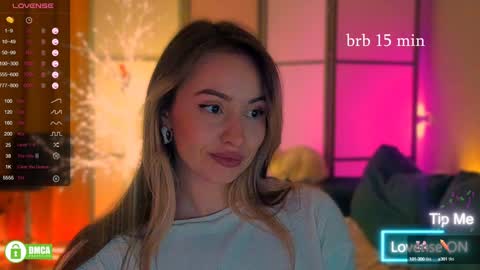 Snapshot of jane_bloempje chatting on 01/04/25, 12:27 Jane and sheron online show from 01/04/25, 12:27