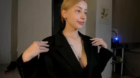 Snapshot of jane_bright chatting on 02/27/25, 09:04 Jane online show from 02/27/25, 09:04