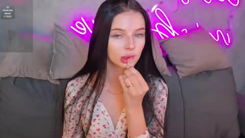 Eva online show from 11/12/25, 12:44