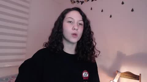 Snapshot of jane_r chatting on 01/19/25, 01:21 Jane online show from 01/19/25, 01:21