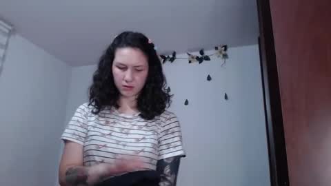 Snapshot of jane_r chatting on 03/04/25, 02:17 Jane online show from 03/04/25, 02:17