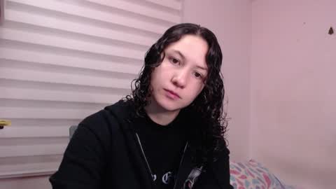 Snapshot of jane_r chatting on 09/22/25, 11:18 Jane online show from 09/22/25, 11:18