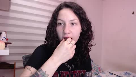 Snapshot of jane_r chatting on 09/29/25, 07:13 Jane online show from 09/29/25, 07:13