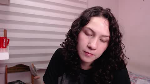 Snapshot of jane_r chatting on 09/30/25, 01:32 Jane online show from 09/30/25, 01:32