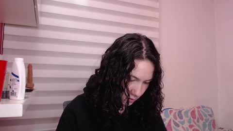 Snapshot of jane_r chatting on 10/02/25, 02:40 Jane online show from 10/02/25, 02:40