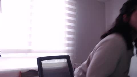 Snapshot of jane_r chatting on 10/16/25, 10:22 Jane online show from 10/16/25, 10:22