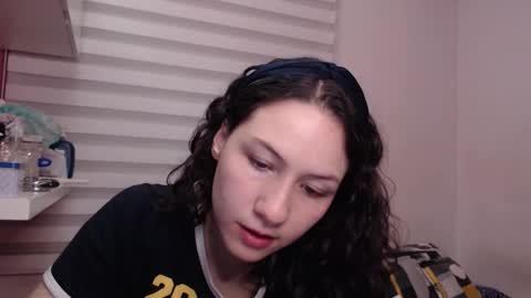 Snapshot of jane_r chatting on 12/03/25, 12:18 Jane online show from 12/03/25, 12:18