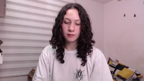 Snapshot of jane_r chatting on 12/14/25, 01:11 Jane online show from 12/14/25, 01:11