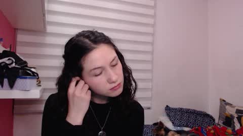 Snapshot of jane_r chatting on 12/16/25, 04:39 Jane online show from 12/16/25, 04:39