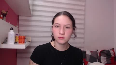 Snapshot of jane_r chatting on 02/20/26, 01:24 Jane online show from 02/20/26, 01:24