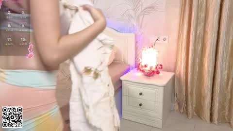 Snapshot of janepuff chatting on 10/31/25, 06:58 janepuff online show from 10/31/25, 06:58