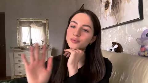 Kiki online show from 02/23/26, 09:28