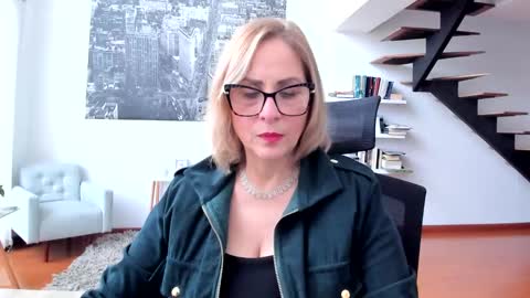 Snapshot of janeturner chatting on 03/06/25, 01:14 JANE TURNER MILF online show from 03/06/25, 01:14