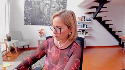 Snapshot of janeturner chatting on 10/08/25, 01:42 JANE TURNER MILF online show from 10/08/25, 01:42