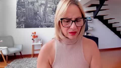 Snapshot of janeturner chatting on 10/17/25, 01:25 JANE TURNER MILF online show from 10/17/25, 01:25