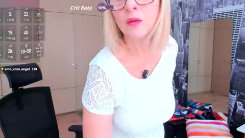 Snapshot of janeturner chatting on 05/21/26, 02:24 JANE TURNER MILF online show from 05/21/26, 02:24