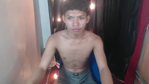 janlloyd04 online show from 11/23/25, 08:47