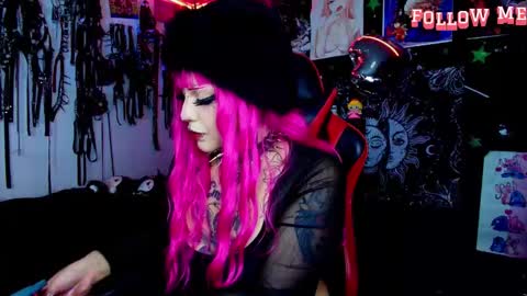      online show from 12/17/25, 09:54