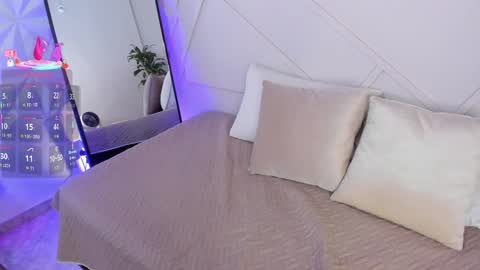    online show from 09/10/25, 06:52