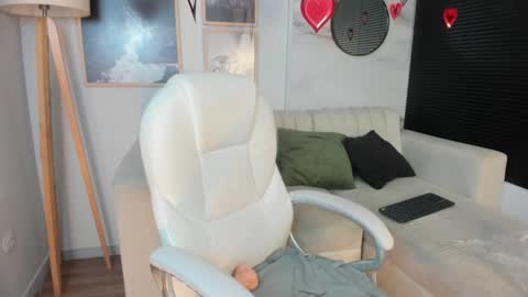 Janne for u online show from 02/08/25, 10:07