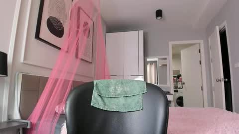 Amelle online show from 11/26/25, 11:06