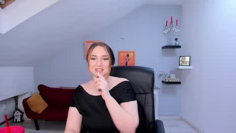 JaquelinLaurent online show from 02/17/26, 09:54