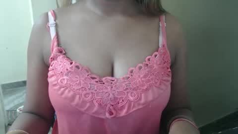 Snapshot of jasmeen_love143 chatting on 02/21/26, 07:31 jasmeen online show from 02/21/26, 07:31