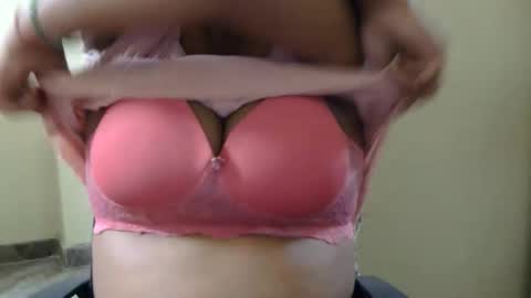 Snapshot of jasmeen_love143 chatting on 05/27/26, 08:28 jasmeen online show from 05/27/26, 08:28