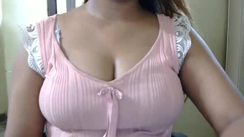 Snapshot of jasmeen_love143 chatting on 06/06/26, 08:35 jasmeen online show from 06/06/26, 08:35