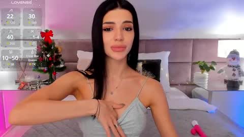 Snapshot of jasmilynn chatting on 12/26/24, 02:12 Jasmi online show from 12/26/24, 02:12