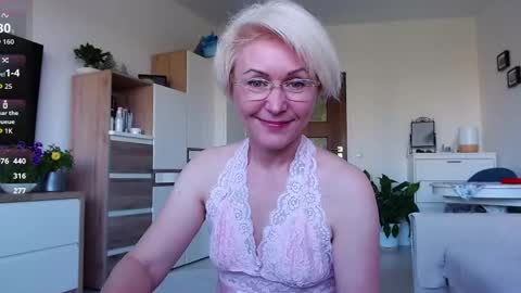 Snapshot of jasmin18v chatting on 04/29/26, 05:44 Jasmin room for people 40 online show from 04/29/26, 05:44