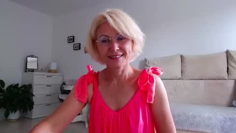 Snapshot of jasmin18v chatting on 07/18/26, 01:26 Jasmin room for people 40 online show from 07/18/26, 01:26