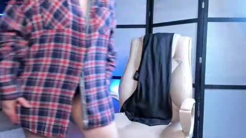 Snapshot of jasmin_milf chatting on 06/06/26, 04:55 jasmin_milf online show from 06/06/26, 04:55