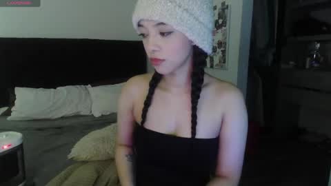 Snapshot of jasmine_019 chatting on 05/30/26, 05:43 J- next transmission december 4 online show from 05/30/26, 05:43