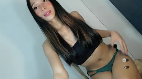 Snapshot of jasmine_on_live chatting on 06/18/26, 09:14 CUTE JANNA online show from 06/18/26, 09:14