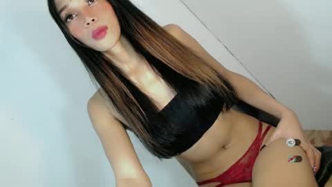 Snapshot of jasmine_on_live chatting on 06/27/26, 02:05 CUTE JANNA online show from 06/27/26, 02:05
