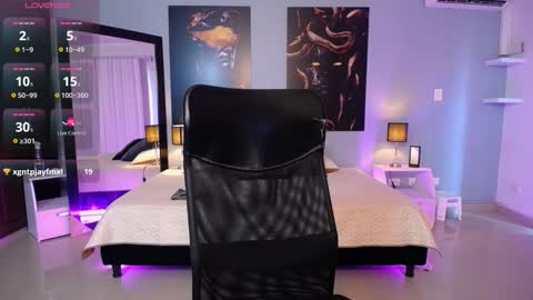 Instagram jasminecampbell1  online show from 10/16/25, 09:27