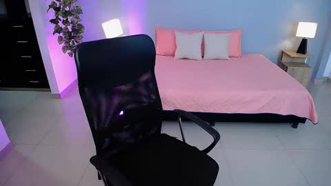 Instagram jasminecampbell1  online show from 02/06/26, 01:47