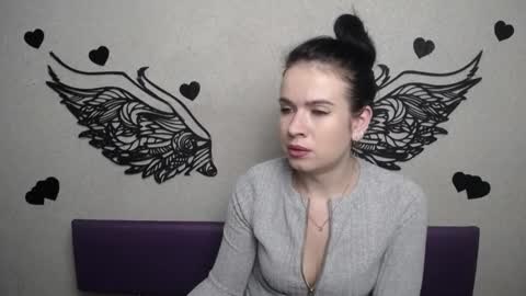 JasmineKouch online show from 12/05/25, 06:48