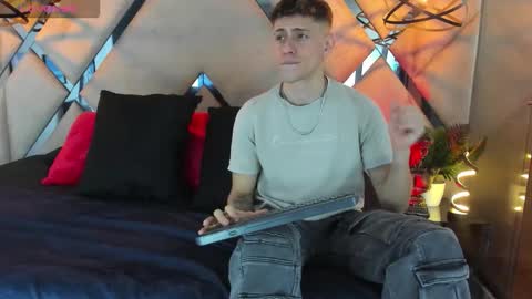 JASPER JONES online show from 02/04/26, 02:12