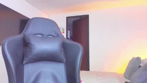 JBrooksXx online show from 09/27/25, 06:46