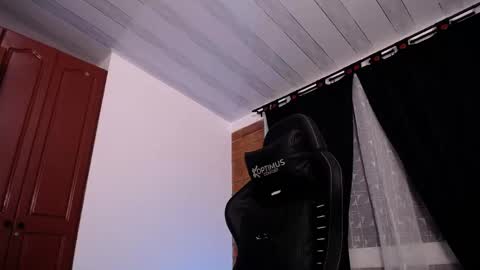 Snapshot of jasson_king01 chatting on 06/09/26, 11:27 JKing online show from 06/09/26, 11:27