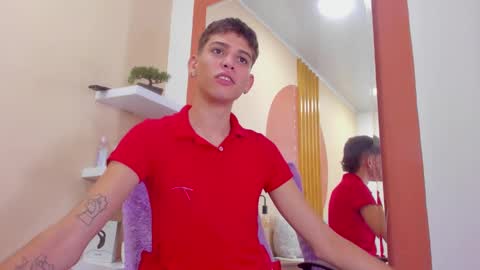 Snapshot of jasson_smit chatting on 12/12/24, 01:06 J A S S O N online show from 12/12/24, 01:06