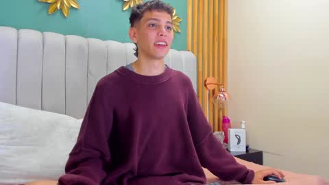 Snapshot of jasson_smit chatting on 12/22/24, 12:38 J A S S O N online show from 12/22/24, 12:38