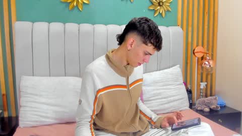 Snapshot of jasson_smit chatting on 12/23/24, 12:41 J A S S O N online show from 12/23/24, 12:41