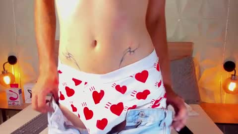 Snapshot of jasson_smit chatting on 02/25/25, 01:50 J A S S O N online show from 02/25/25, 01:50