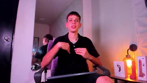 Snapshot of jasson_smit chatting on 10/17/25, 01:31 J A S S O N online show from 10/17/25, 01:31