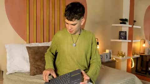 Snapshot of jasson_smit chatting on 10/19/25, 01:34 J A S S O N online show from 10/19/25, 01:34