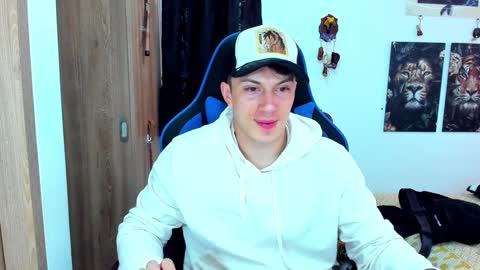 Javier online show from 12/16/24, 05:33